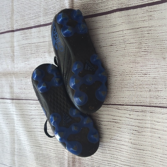 Adidas soccer cleats ⚽ - Picture 6 of 7